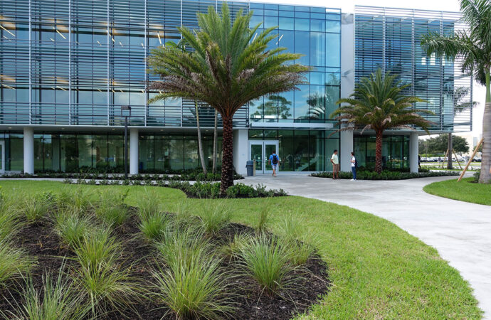 Commercial Hardscapes-Hardscape Contractors of Jupiter