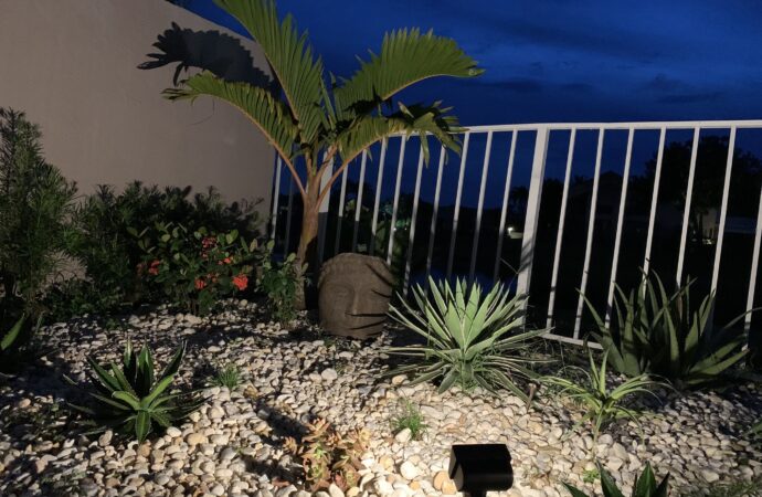 Outdoor spot lights Services-Hardscape Contractors of Jupiter